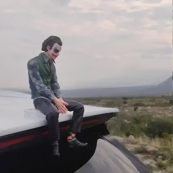 Anime Joker Sentado - Imagem 4