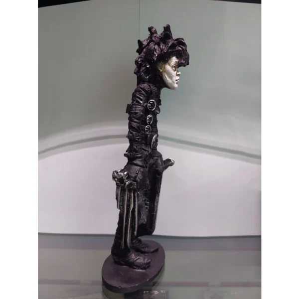 Boneco De Resina Edward Mãos de Tesoura Filme - Imagem 2